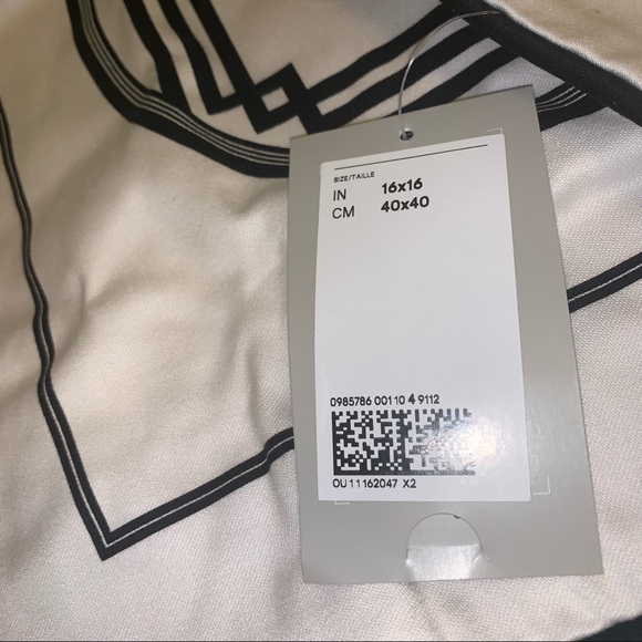 CLASSIC COLLECTION H&M HOME CONSCIOUS Natural Black Design Organic Pillow Cover - Picture 4 of 11